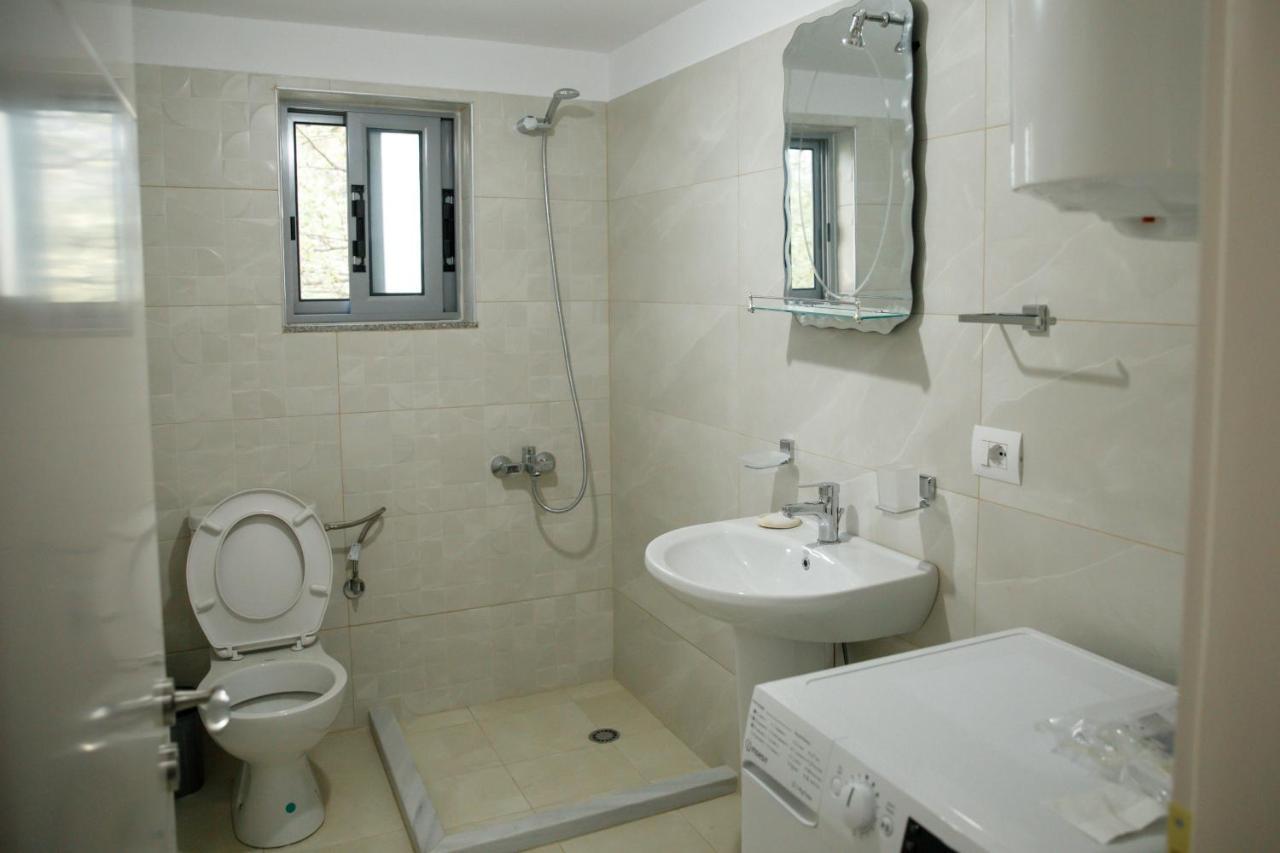 Logli Apartments Gjirokastër Eksteriør bilde
